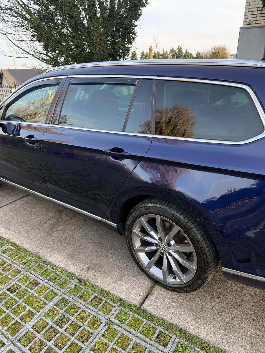 Volkswagen Passat 1.4 GTE HYBRID - Image 2