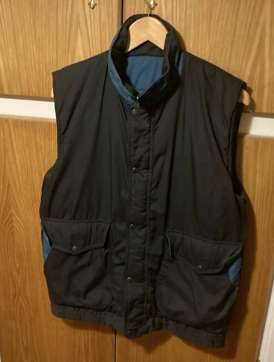 Reversible Sleeveless Padded Gilet Jacket - Image 4