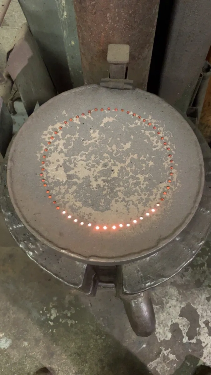 Waste oil-diesel burner with boiler drip feed - Image 2