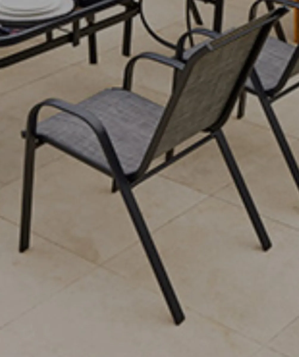 Garden table and chairs - Image 3