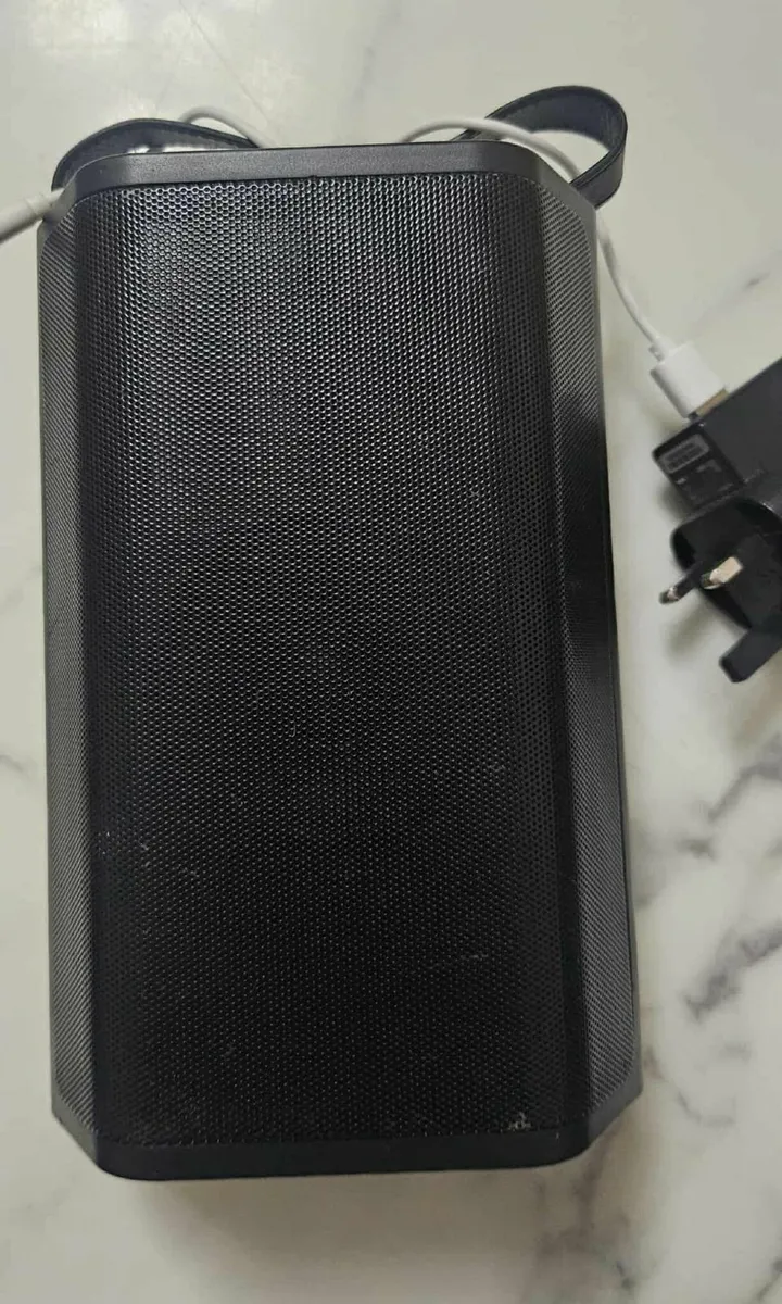 Bush speaker - Image 1