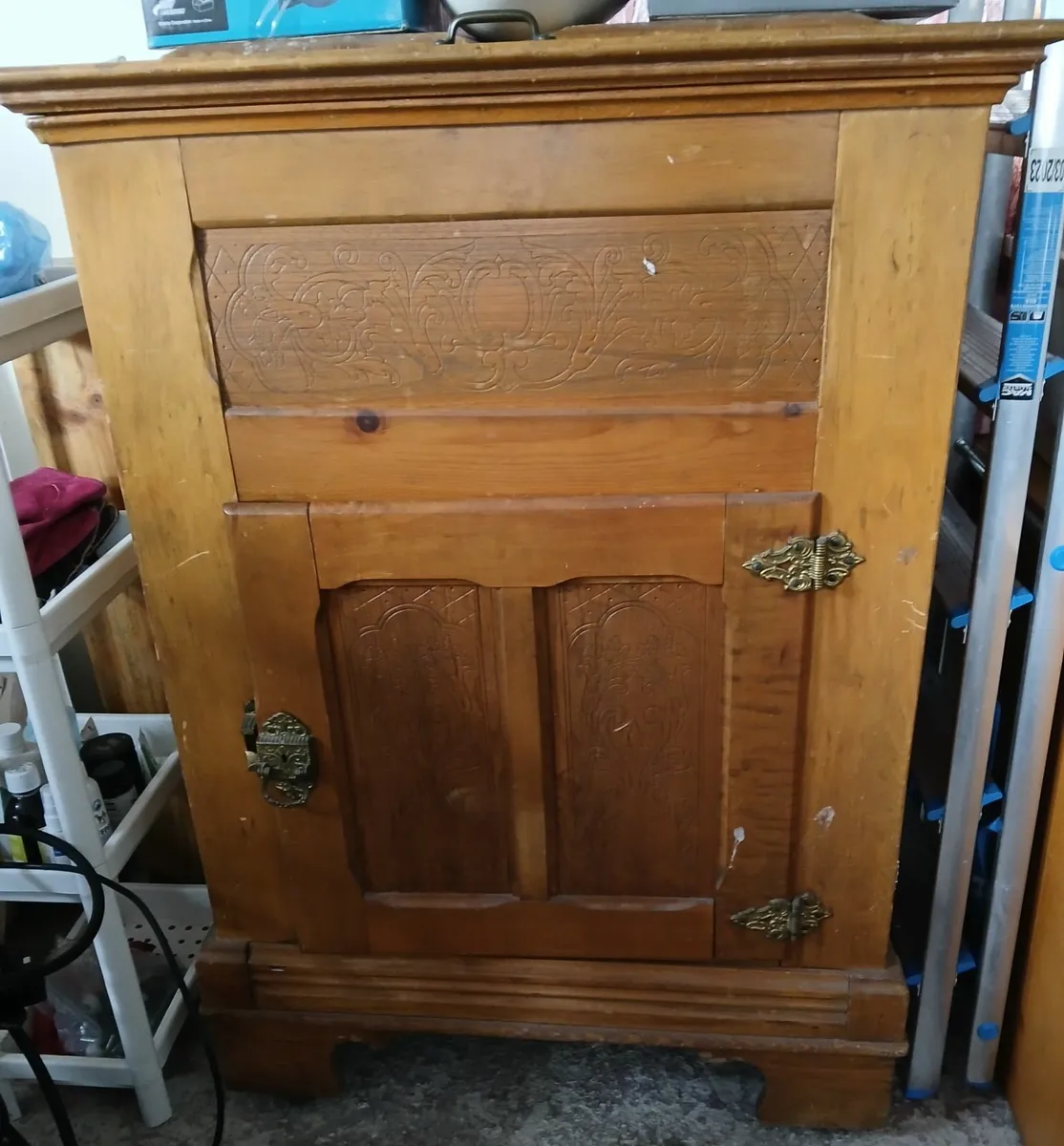 Antique fridge - Image 3