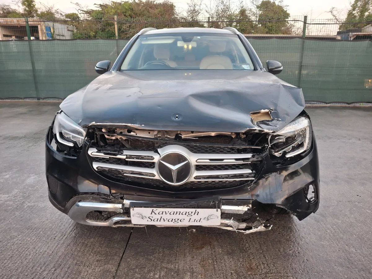 2019 Mercedes GLC-Class  4 Matic  220D  2.0 Diesel - Image 4