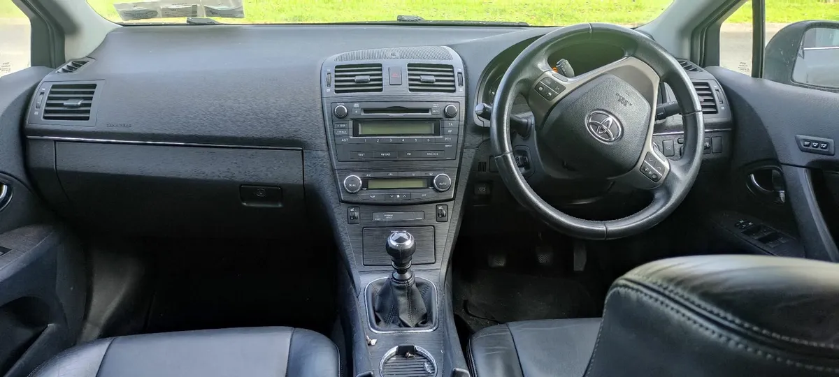 Toyota Avensis 2009 - Image 1