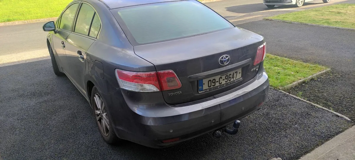 Toyota Avensis 2009 - Image 2