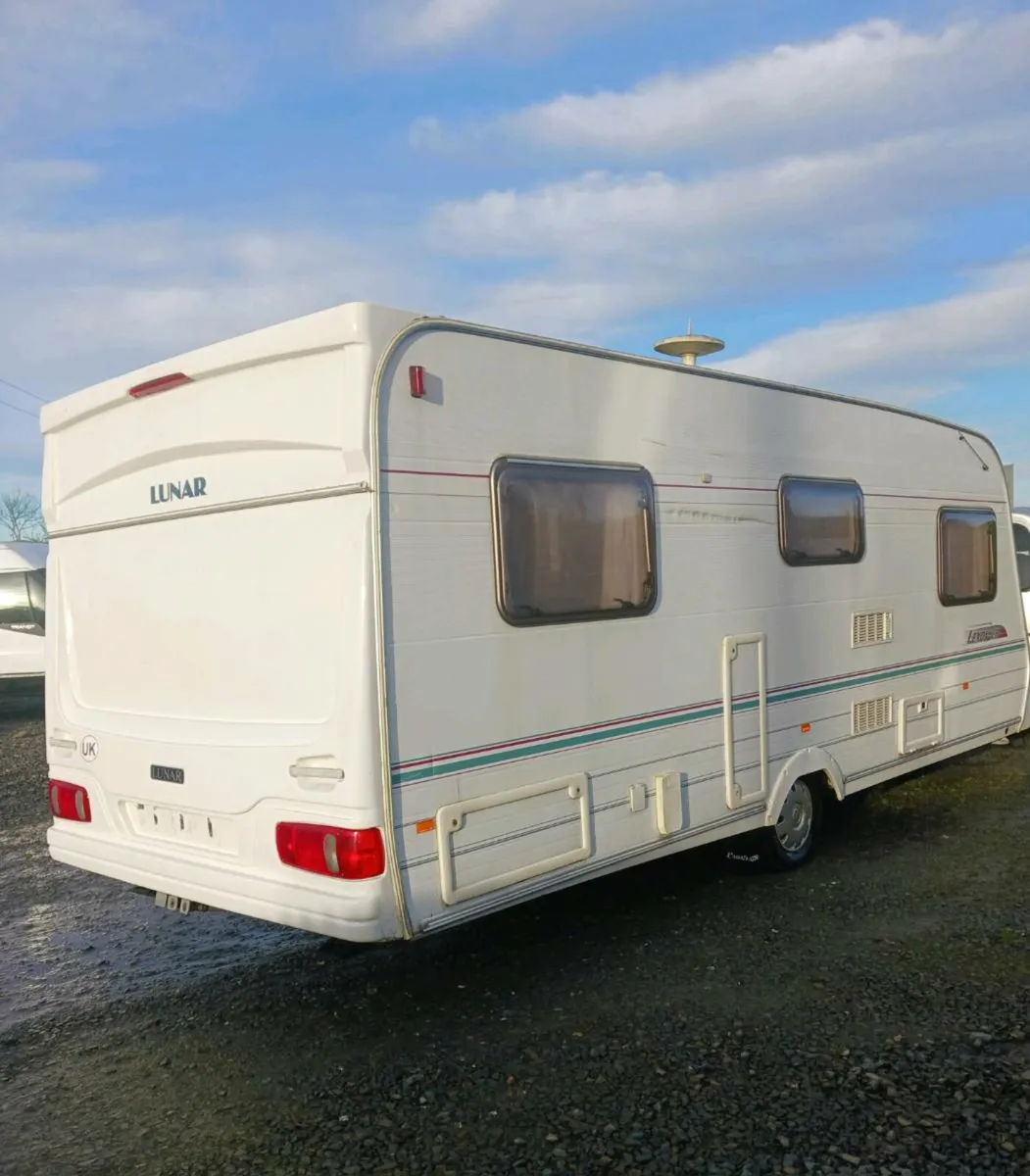 2003 lunar lexon....fixed bed 4/5 berth - Image 4