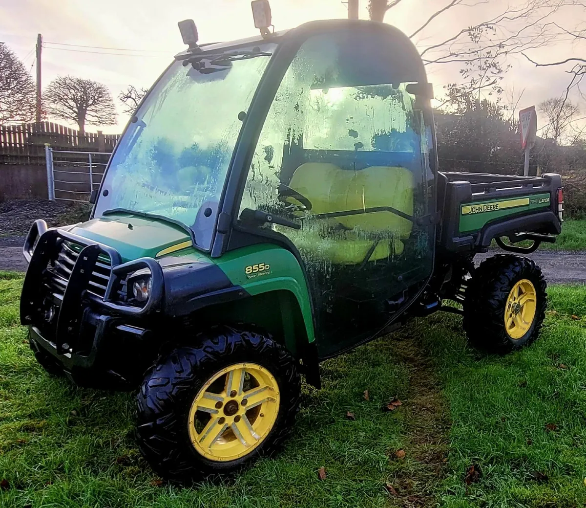 2018 John Deere 855D Gator Full Cab - Image 2