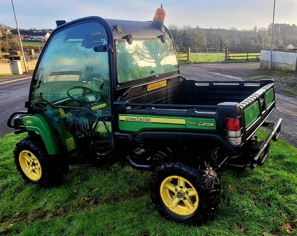 2018 John Deere 855D Gator Full Cab - Image 3