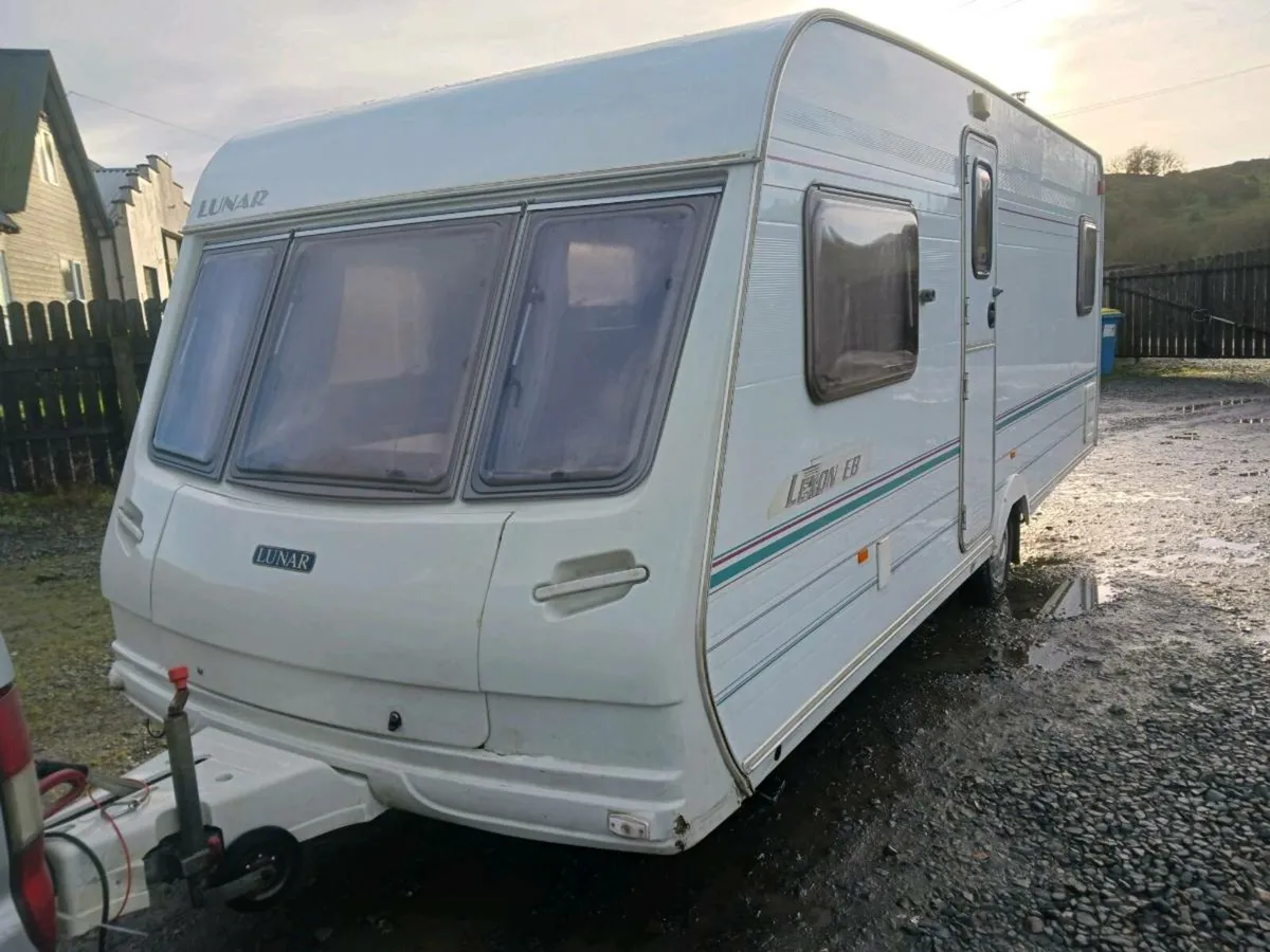 2003 lunar lexon....fixed bed 4/5 berth - Image 1