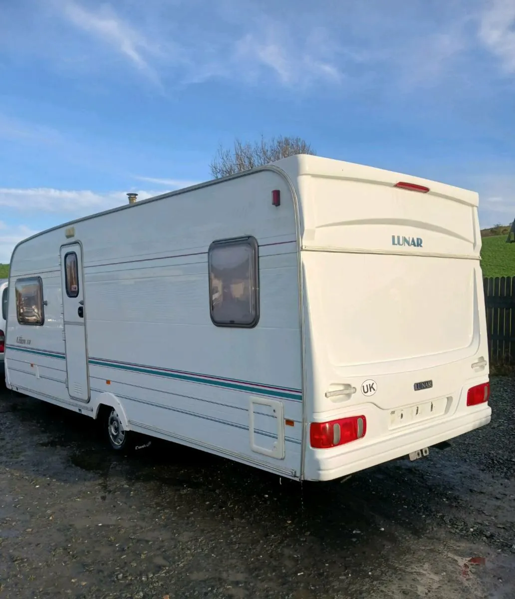 2003 lunar lexon....fixed bed 4/5 berth - Image 3