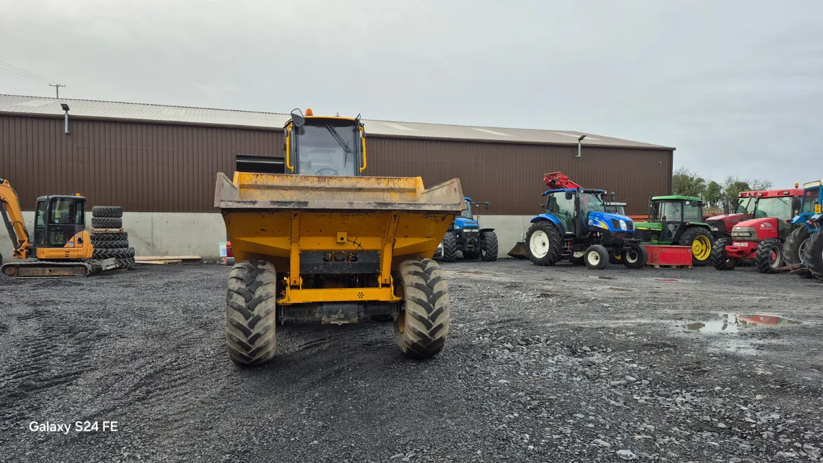 JCB 9t Dumper - Image 2