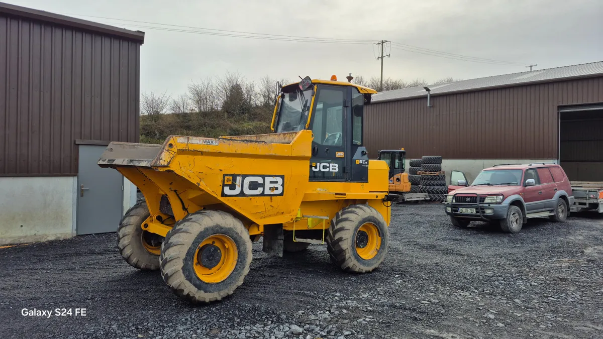 JCB 9t Dumper - Image 1