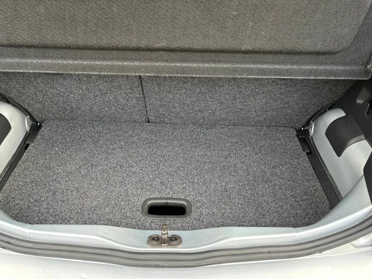 Volkswagen up! 2012 - Image 2