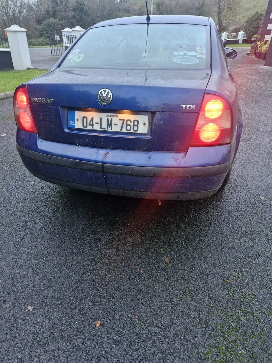 04 Volkswagen Passat - Image 2