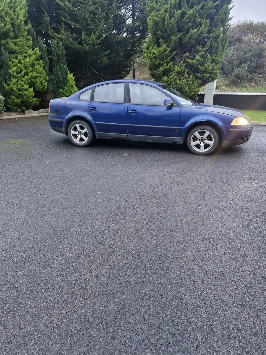 04 Volkswagen Passat - Image 4