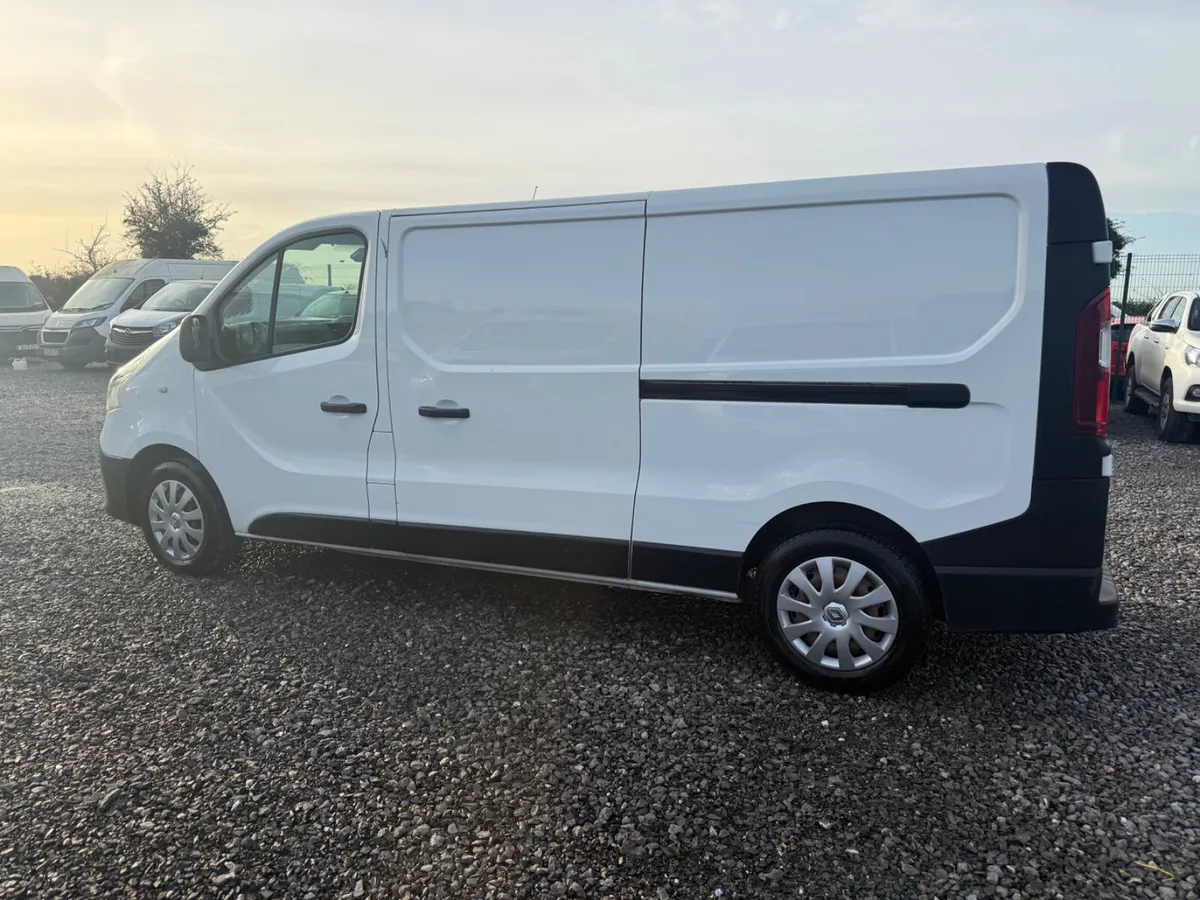 Renault Trafic 2018 Low Mileage - Image 4