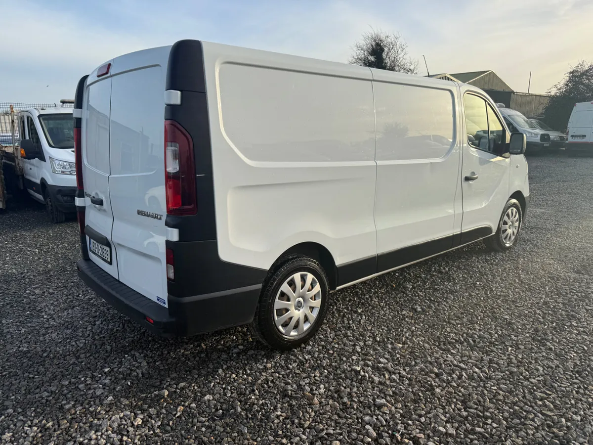 Renault Trafic 2018 Low Mileage - Image 2