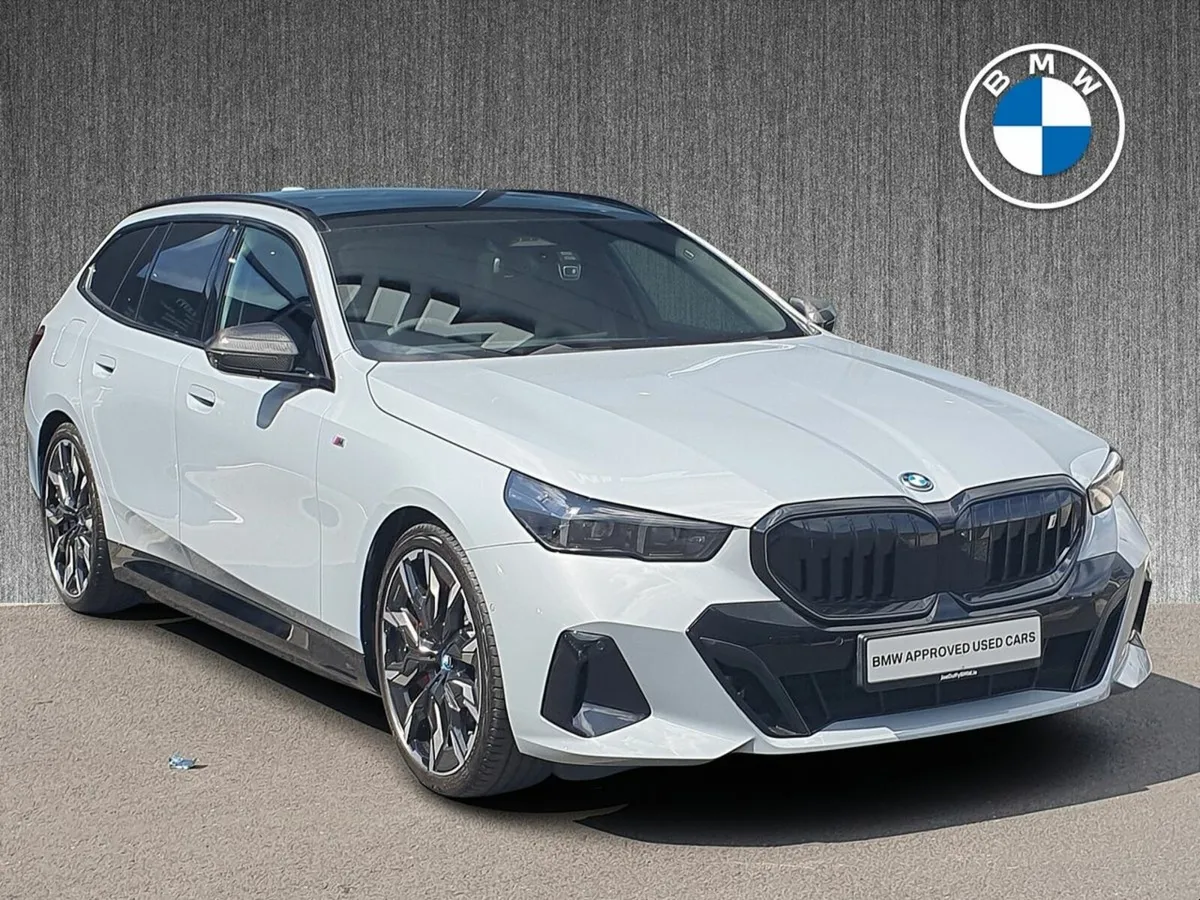 BMW i5 eDrive40 M Sport Pro Touring - Image 1