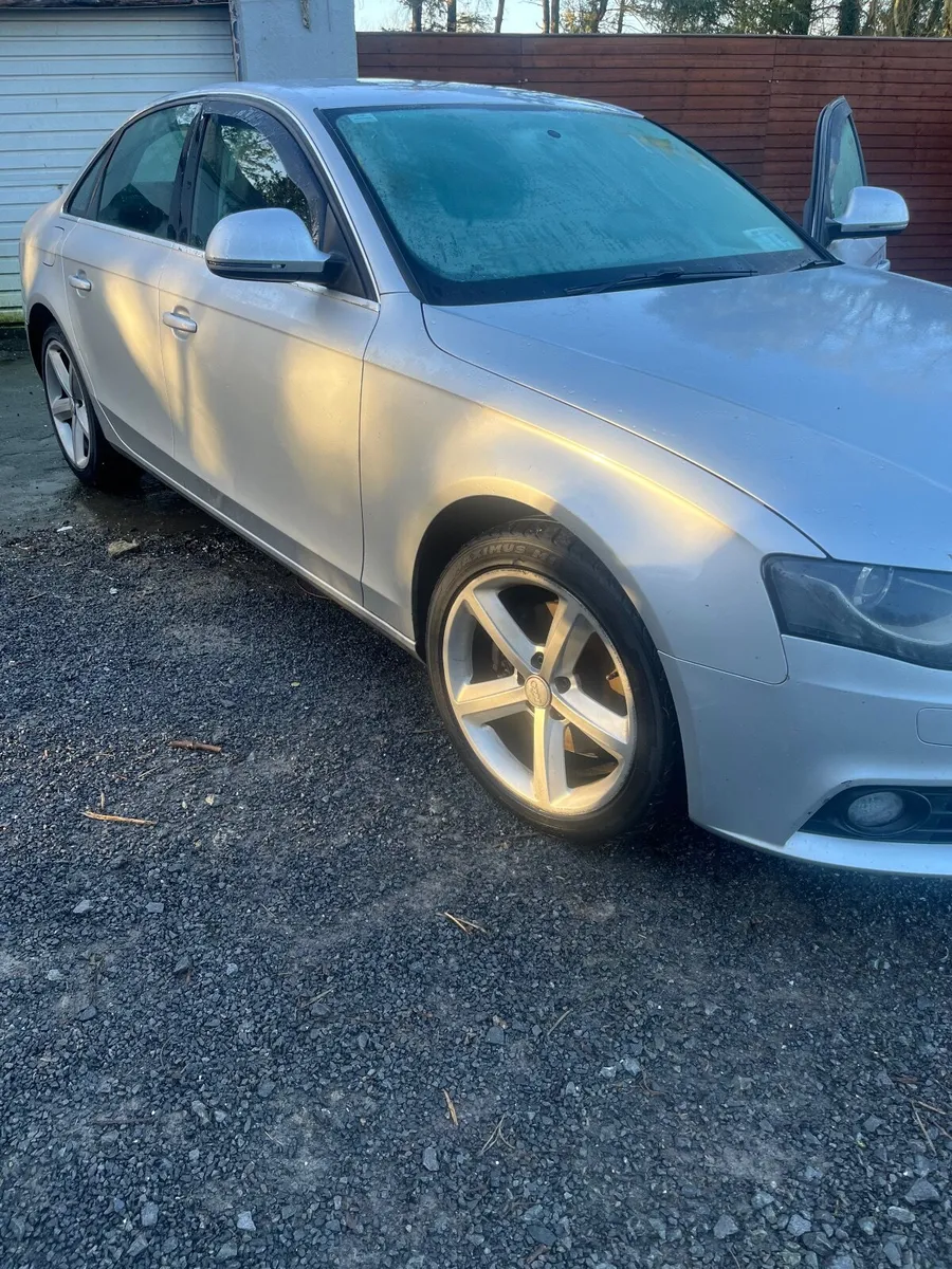 Audi A4 2009 - Image 2