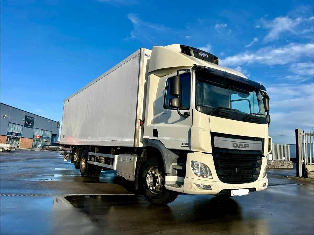 Daf CF330 6x2 - Image 2