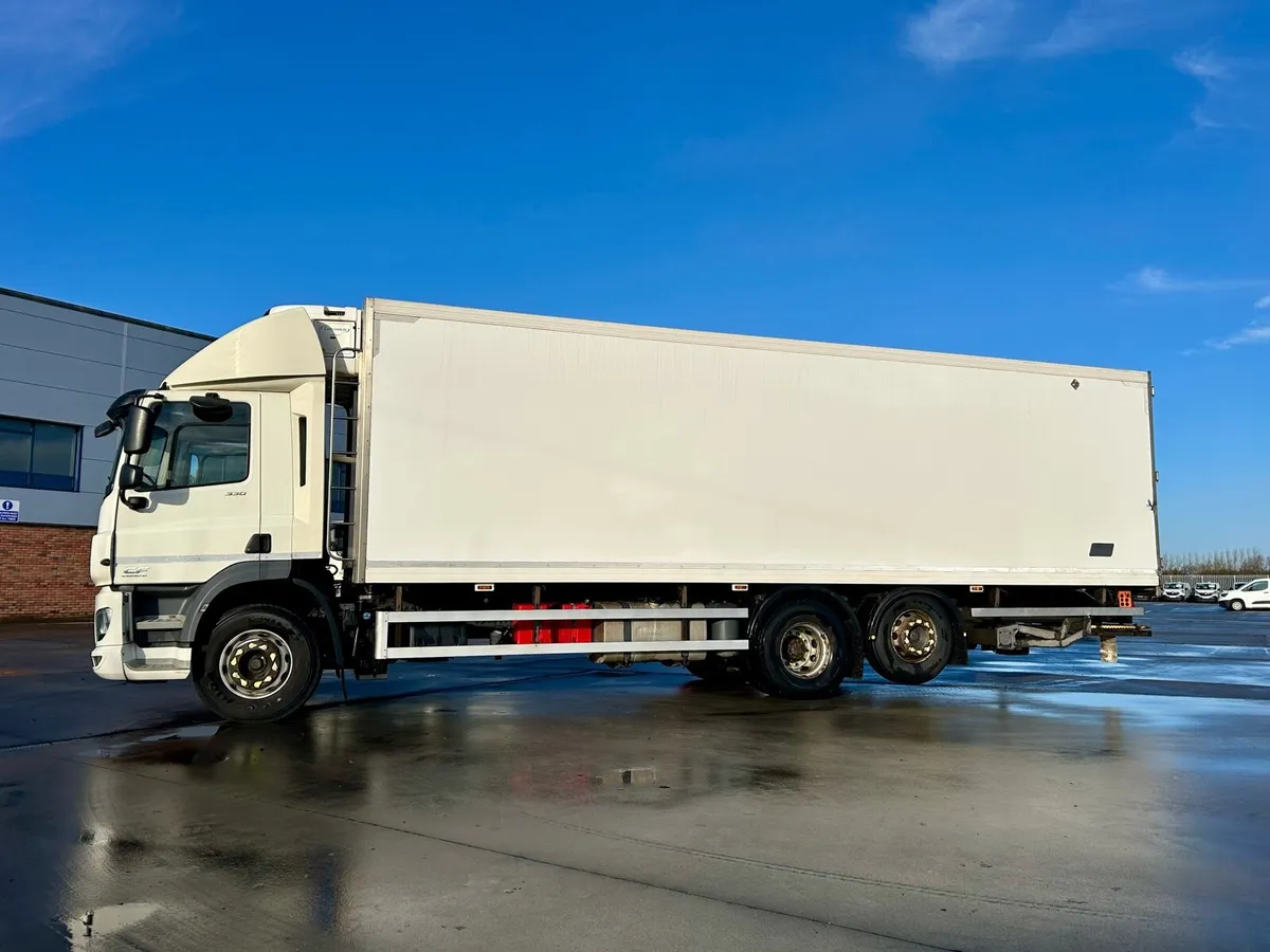 Daf CF330 6x2 - Image 3