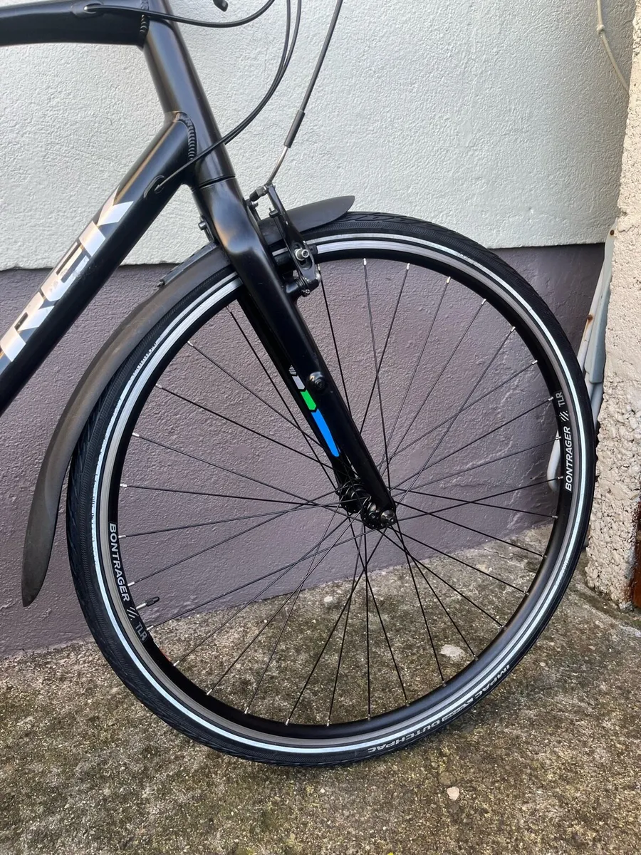 Man Trek, FX3 , Hybrd bike. - Image 3