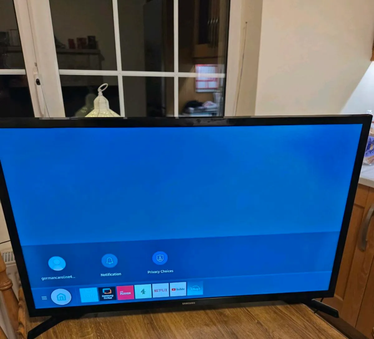 Samsung  32" TV with remote control and aerial. - Image 1