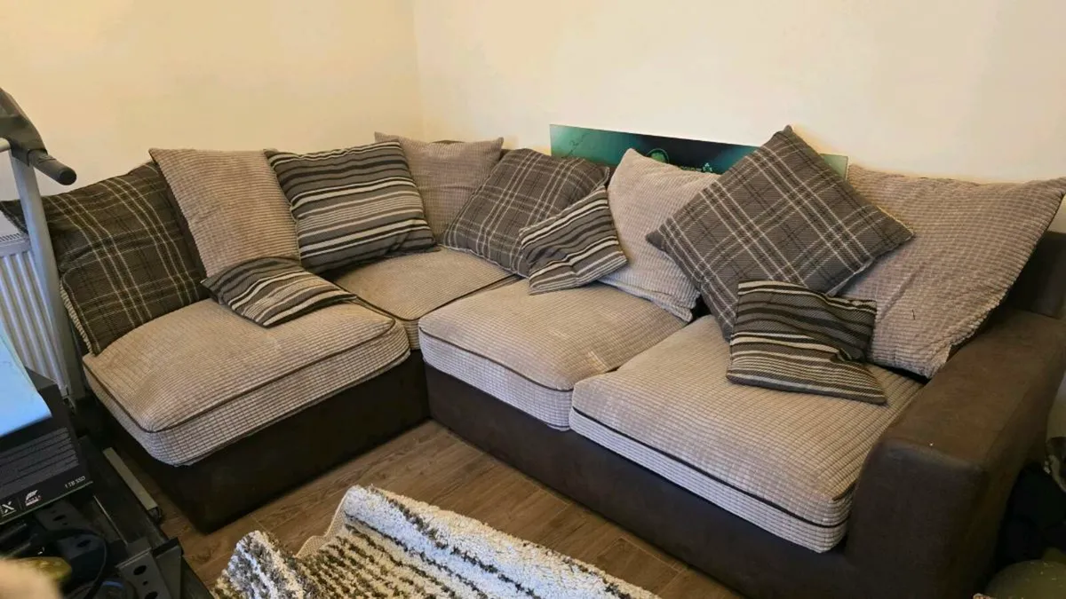 Brown corner sofa - Image 2