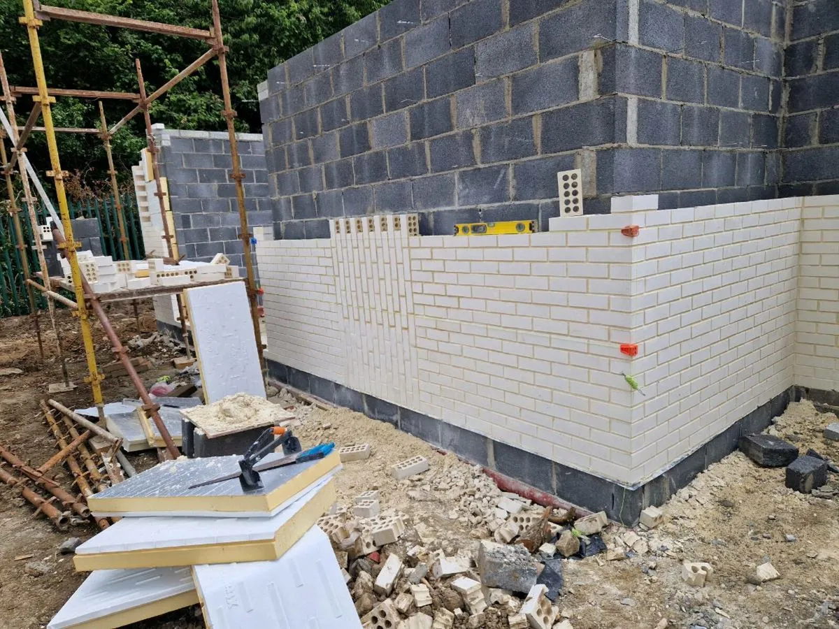 Bricklaying contractor available in Dublin and sur - Image 1