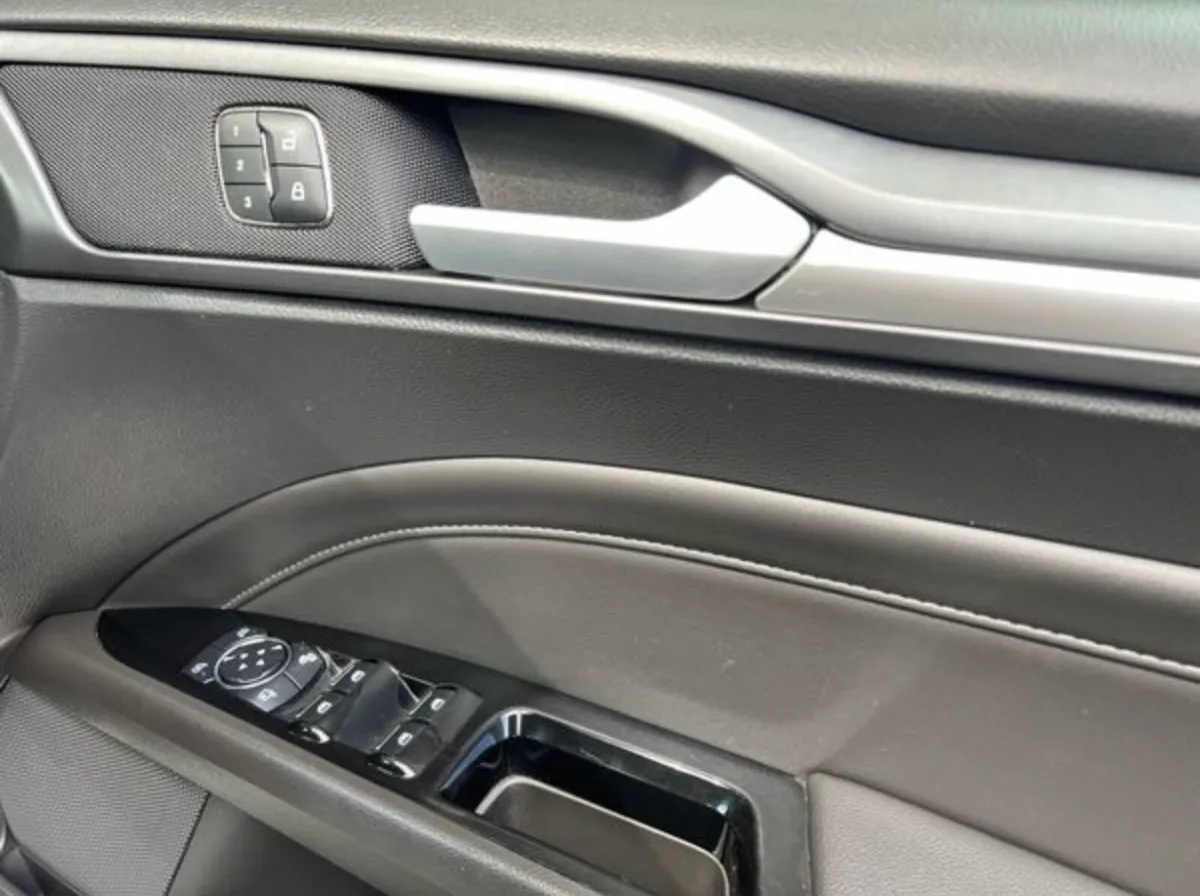 Ford Mondeo 2016 High spec - Image 3