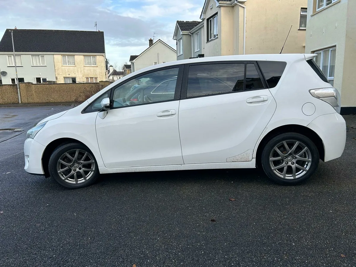 '14 Verso D4D, NCT 2/27, tax 3/26 - Image 2