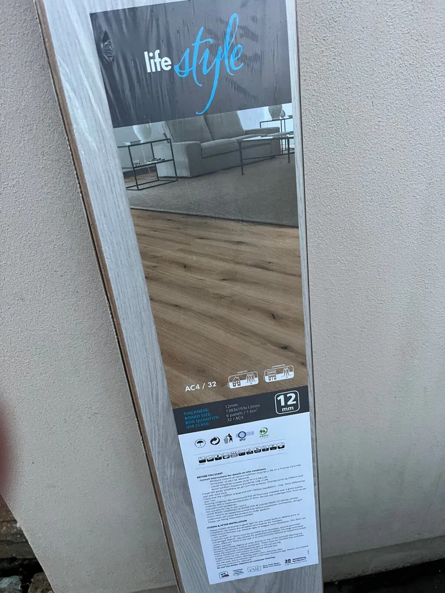 12mm laminate flooring boards - Image 2