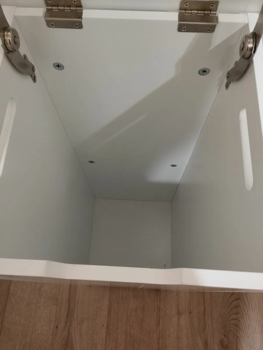 Laundry hamper - Image 2