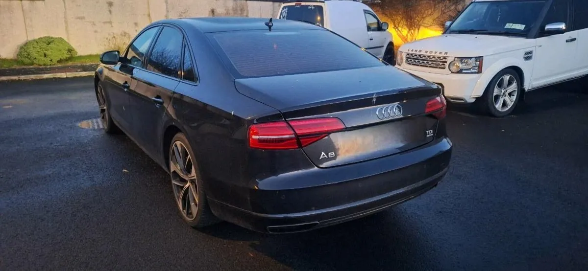 2015 Audi A8 - Image 4
