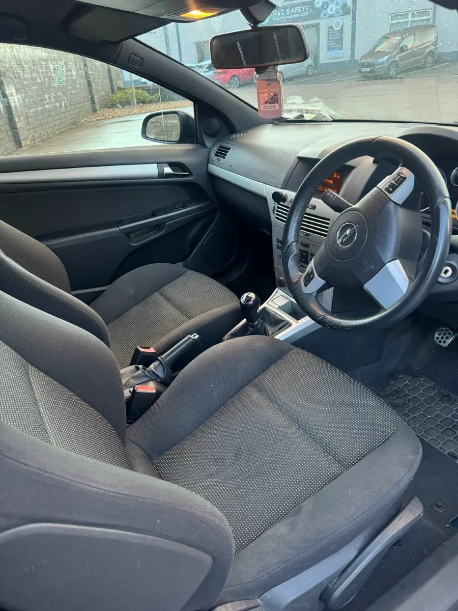 Opel Astra 2007 - Image 2