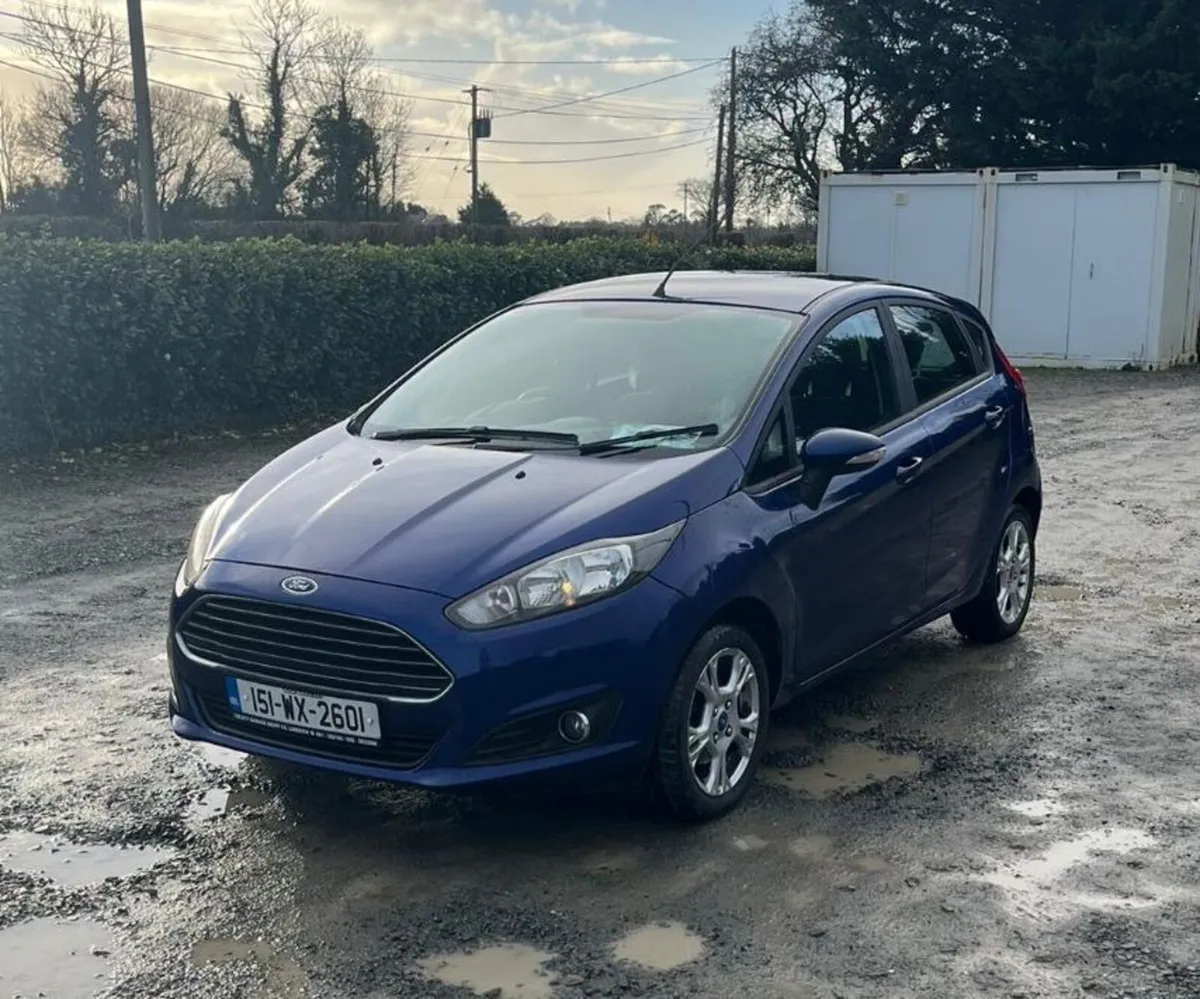 2015 Ford Fiesta - Image 1