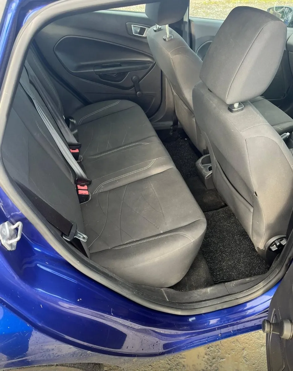 2015 Ford Fiesta - Image 4