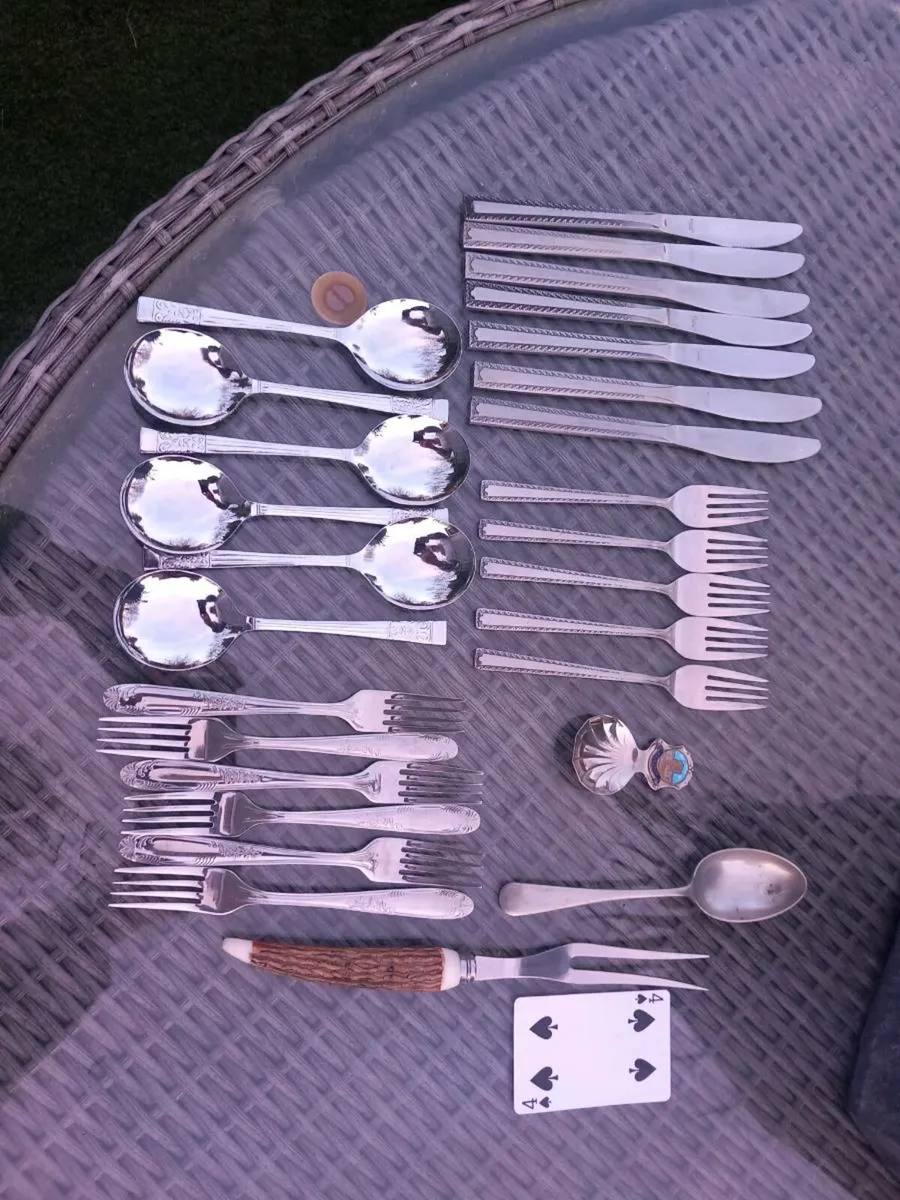 27 pcs cutlery, some Japanese, D18 post 6e - Image 1