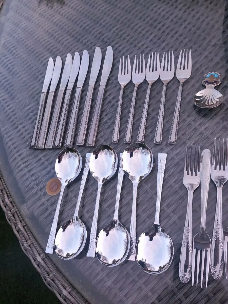 27 pcs cutlery, some Japanese, D18 post 6e - Image 3
