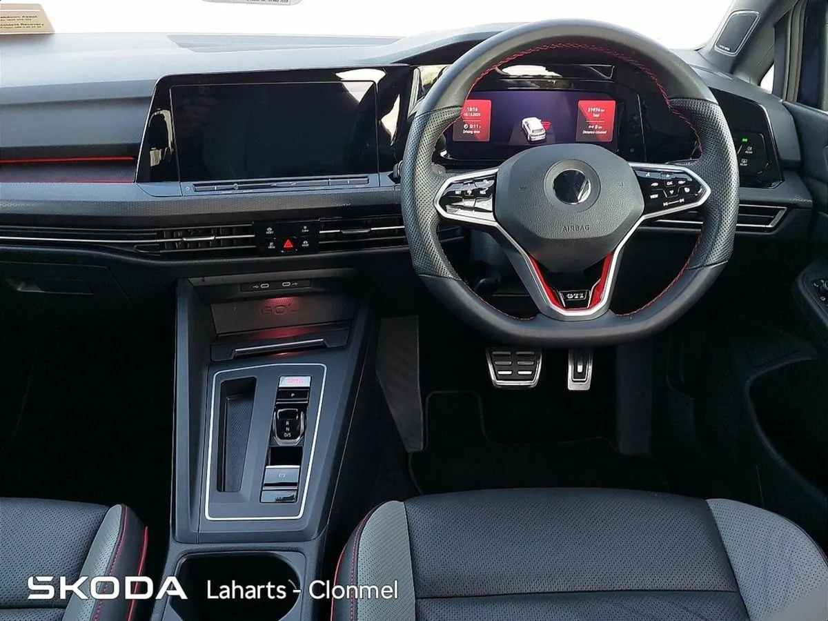 Volkswagen Golf GTI CLUB 2.0TSI 5DR 300HP DSG - Image 2