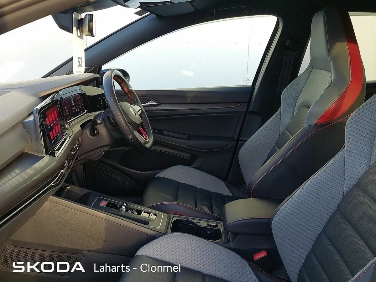 Volkswagen Golf GTI CLUB 2.0TSI 5DR 300HP DSG - Image 4