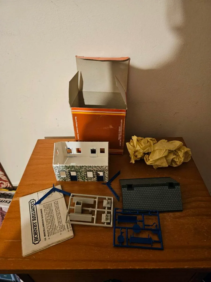 Hornby OO Gauge Building - Image 1