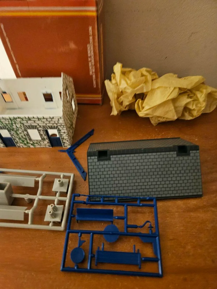 Hornby OO Gauge Building - Image 2