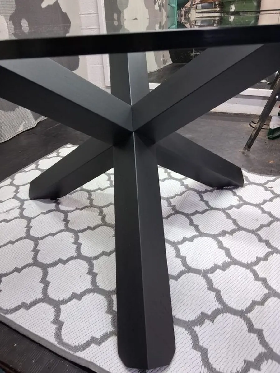 Dining table - Image 4