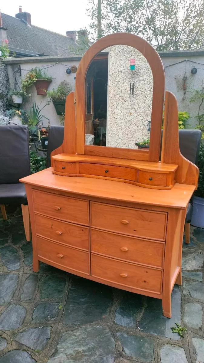 Georgian inspired chest of drawers with vanity mir - Image 1