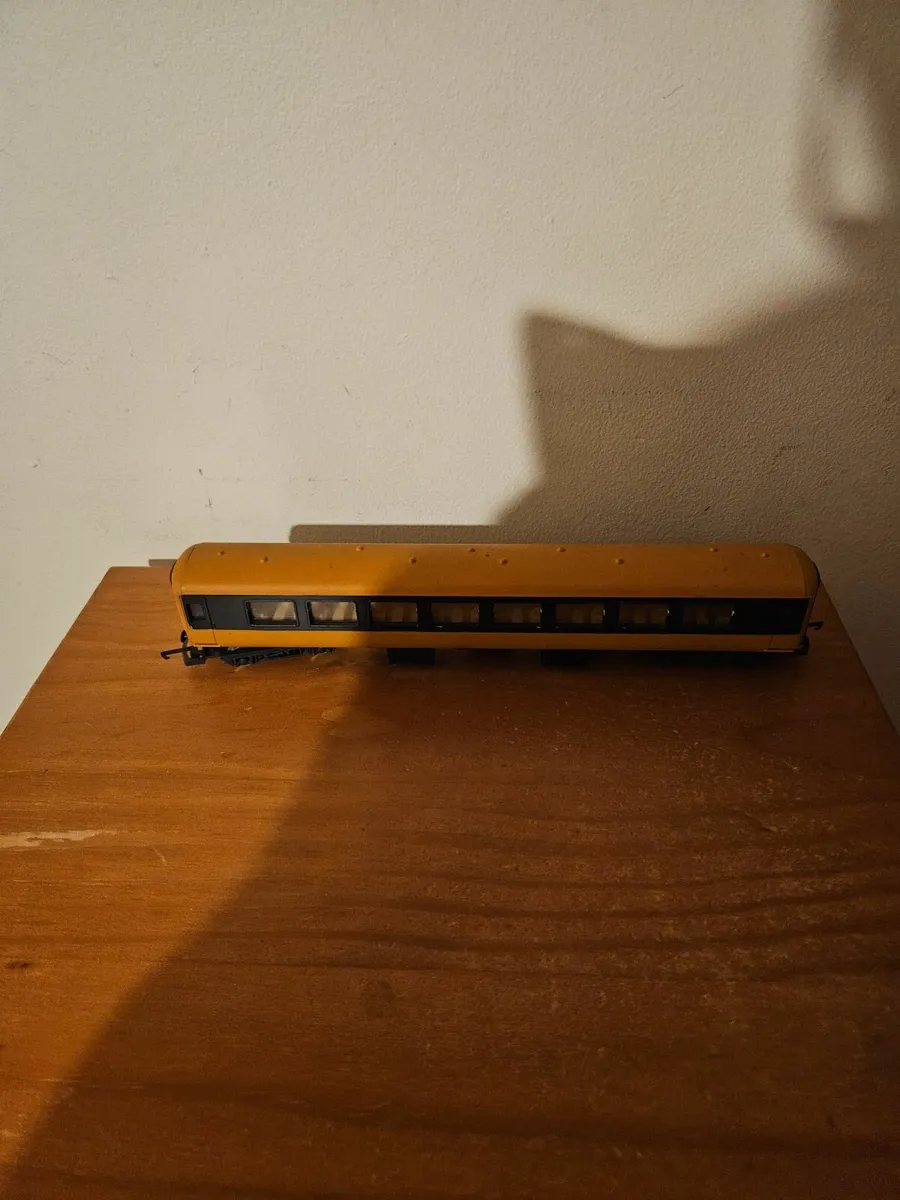 Hornby Lima OO Gauge Irish Rail Repaint Carraige - Image 1