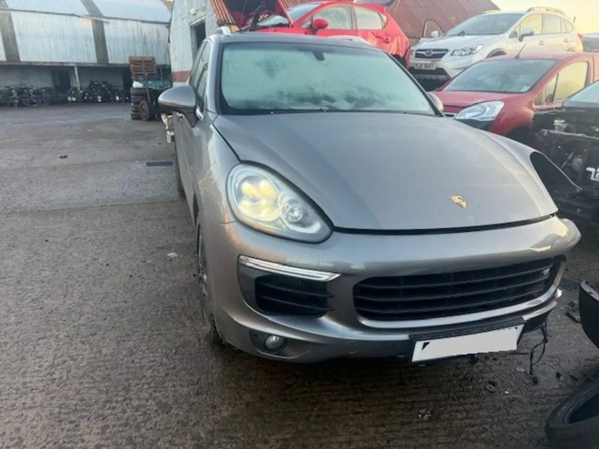2015 PORSCHE CAYENNE 3.0L-D - Image 1