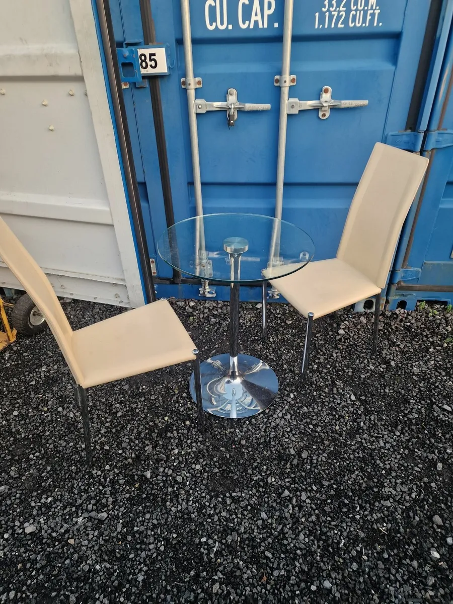 Galss table 2 Italian chairs - Image 1