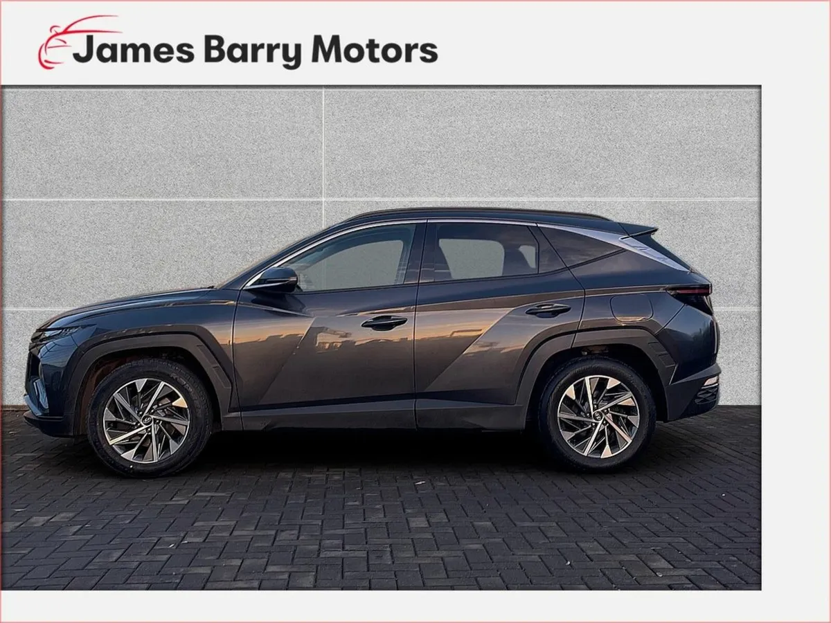 Hyundai Tucson 2WD Executive Plus - Image 3