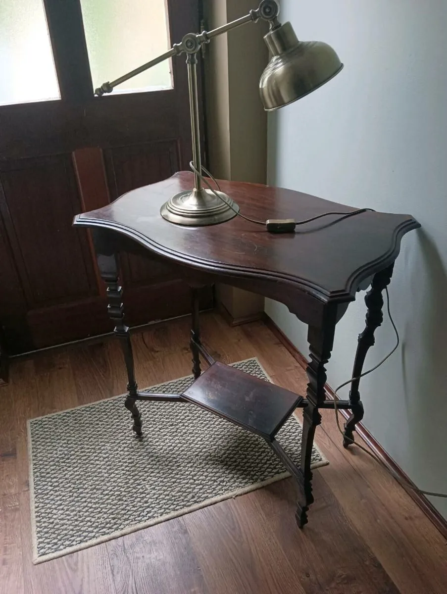 Beautiful new desk lamp,, adjustable - Image 1